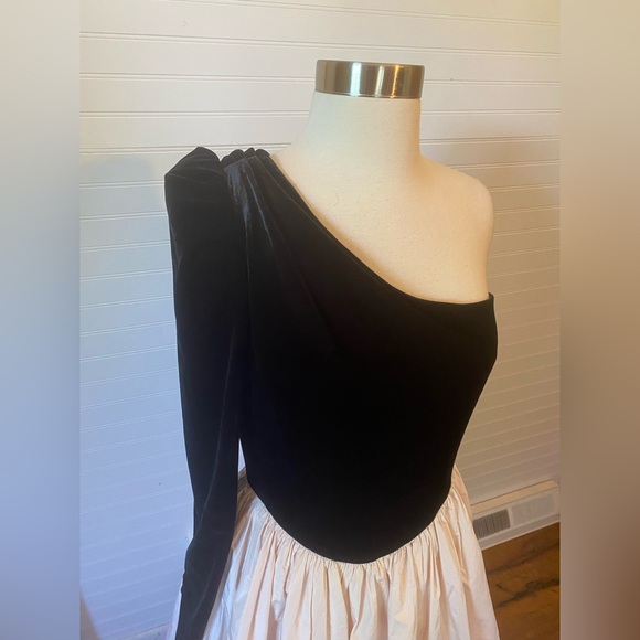 Antonio Melani Born on Fifth Blair One Shoulder Velvet Sleeve Taffeta Dress - Picture 7 of 14